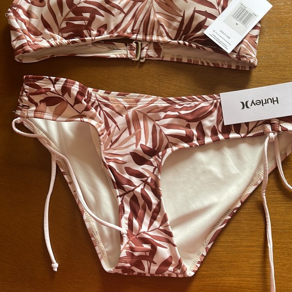 Hurley 2 piece bathing suit - Picture 2 of 6